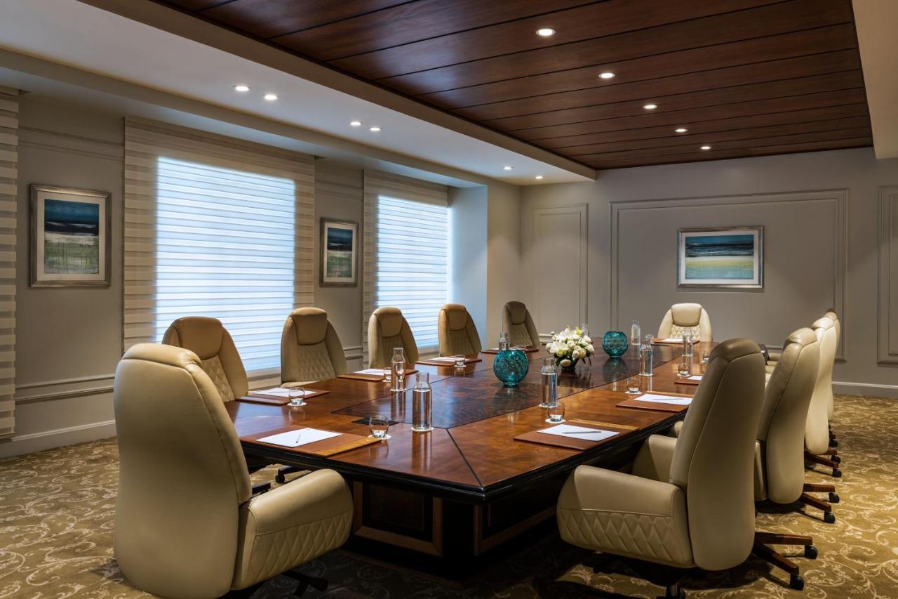 Hotel The St Regis New Capital Kair Zewnętrze zdjęcie Boardroom at The Oberoi, Mumbai