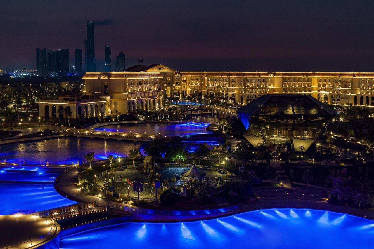 Hotel The St Regis New Capital Kair Zewnętrze zdjęcie The Atlantis Hotel at night